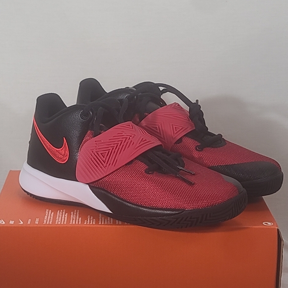 Kyrie fly trap 3 GS red - Picture 4 of 8